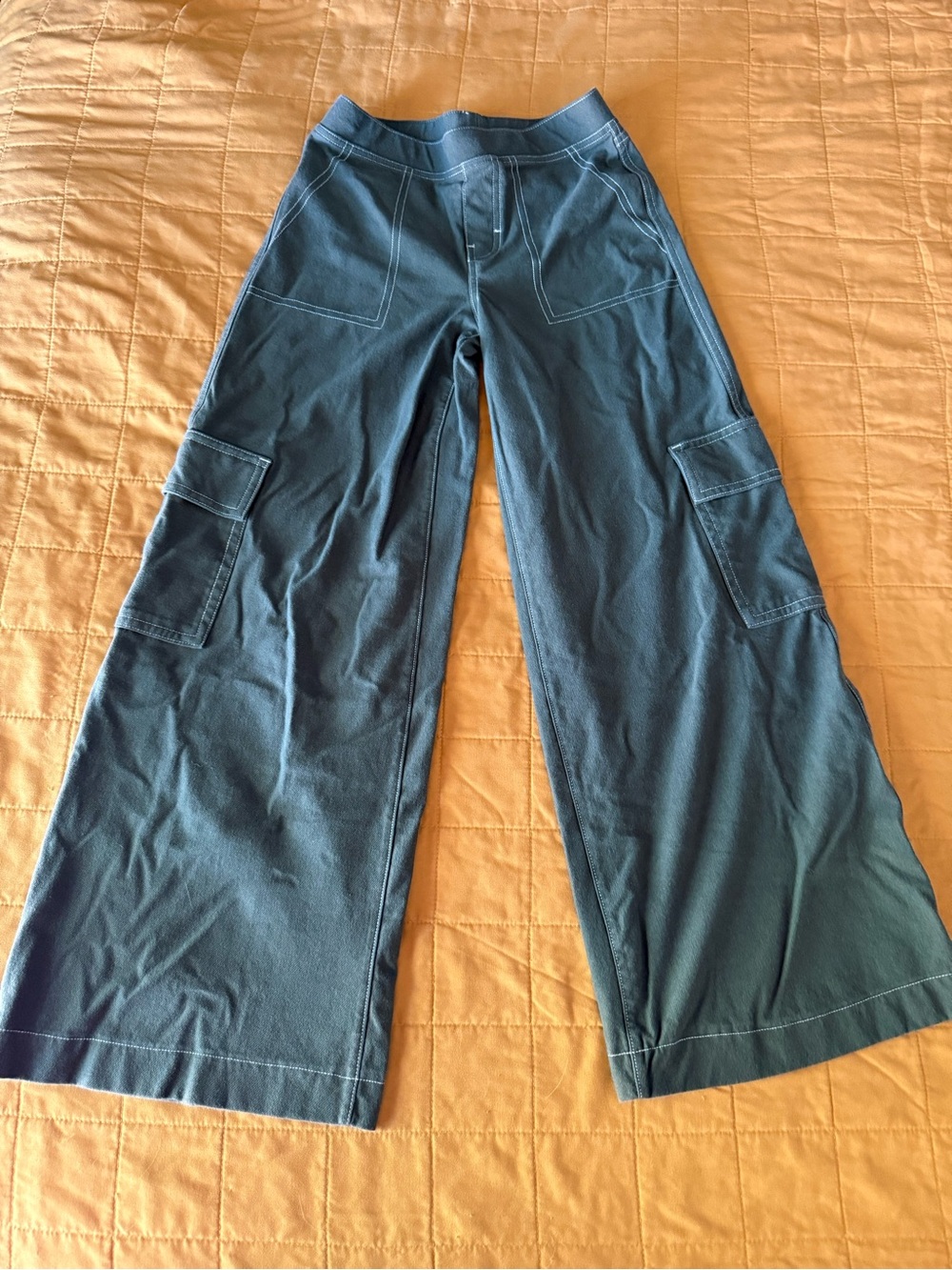 Wide Leg Cargo Pants in green
